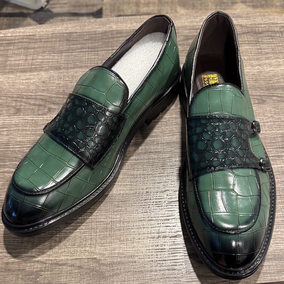 Other - Men's Green Croc-Embossed Faux Leather Loafers